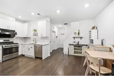 385 Main St, Little Falls Township, NJ 07424 - Photo 9