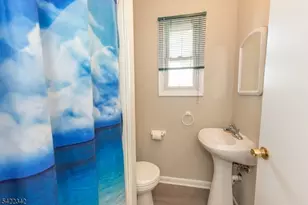 9 Roanoke Ave, Parsippany, NJ 07034 - Photo 15