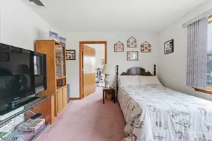 357 Edgewood Rd, Linden, NJ 07036 - Photo 23