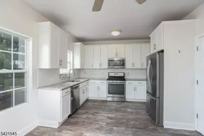 109 Tallwood Ln, Green Brook Township, NJ 08812 - Photo 3