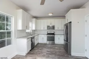 109 Tallwood Ln, Green Brook Township, NJ 08812 - Photo 3