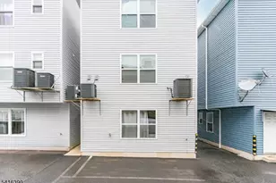 266 2nd Ave, Newark, NJ 07107 - Photo 25