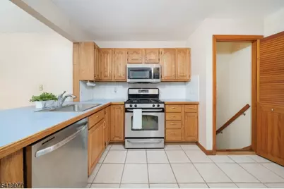 28 Park St, West Caldwell, NJ 07006 - Photo 9