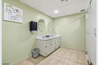 82 Floral Ave, New Providence, NJ 07974 - Photo 23