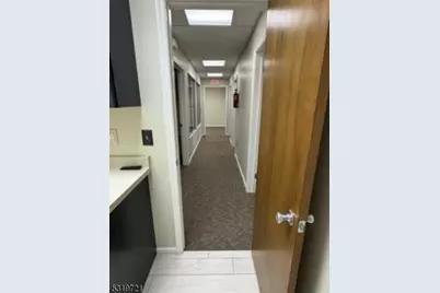 1124 Rt202B1, Raritan, NJ 08869 - Photo 19