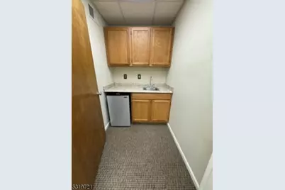 1124 Rt202B1, Raritan, NJ 08869 - Photo 17