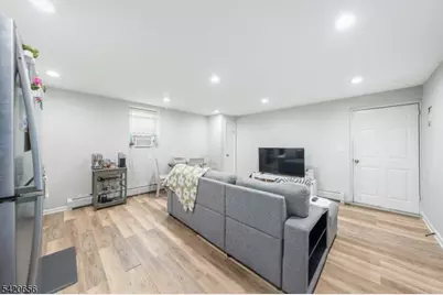 1016 Gifford Ct, Union Township, NJ 07083 - Photo 23