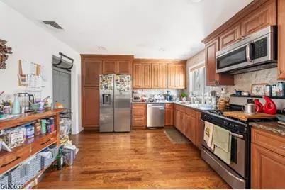 1016 Gifford Ct, Union Township, NJ 07083 - Photo 15