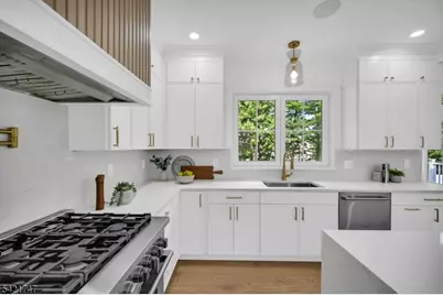 15 Orchard Ln, Livingston, NJ 07039 - Photo 9