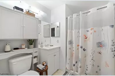 107 Rachel Ct, Franklin Township, NJ 08823 - Photo 5