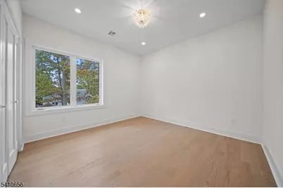 52 Congressional Pkwy, Livingston, NJ 07039 - Photo 21