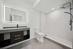 52 Congressional Pkwy, Livingston, NJ 07039 - Photo 23