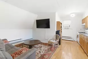 375 Westervelt Pl, Lodi, NJ 07644 - Photo 15