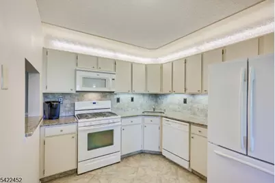 54 Lindsey Ct #54, Franklin Township, NJ 08823 - Photo 7