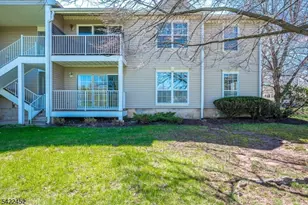 54 Lindsey Ct, Franklin Township, NJ 08823 - Photo 17