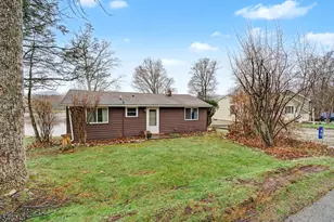 40 E Shore Dr, Hampton Township, NJ 07860 - Photo 1