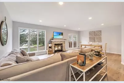 31 Lenox Ct, Montville Township, NJ 07045 - Photo 3