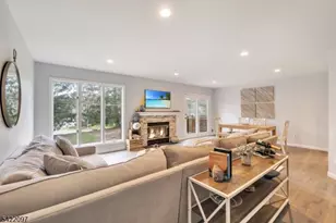 31 Lenox Ct, Montville Township, NJ 07045 - Photo 3