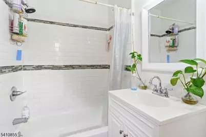 135 Dixon Ave, Paterson, NJ 07501 - Photo 17