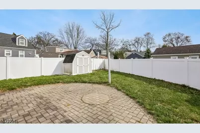 287 Roosevelt Ln, Kenilworth, NJ 07033 - Photo 29