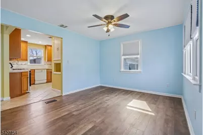 287 Roosevelt Ln, Kenilworth, NJ 07033 - Photo 5