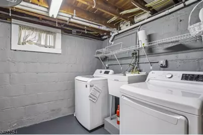 287 Roosevelt Ln, Kenilworth, NJ 07033 - Photo 25