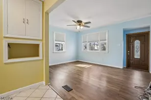 287 Roosevelt Ln, Kenilworth, NJ 07033 - Photo 7