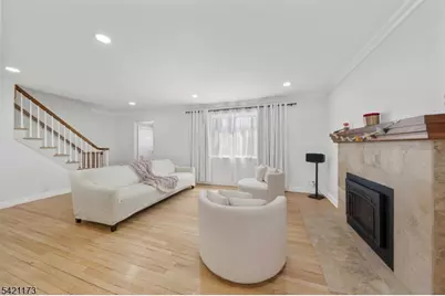 558 Schuyler Way, Union Township, NJ 07083 - Photo 3