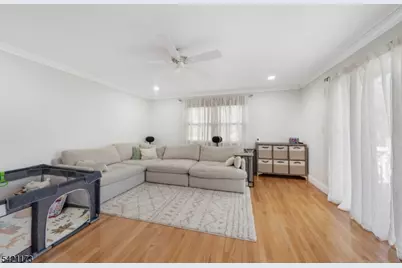 558 Schuyler Way, Union Township, NJ 07083 - Photo 9