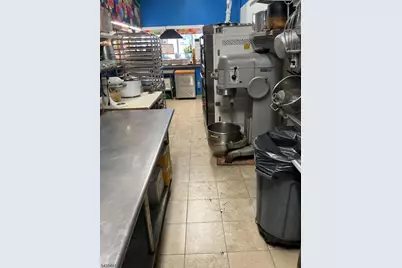 900 E Saint Georges Ave, Linden, NJ 07036 - Photo 7