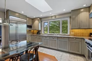 4 Jensen Ct, Chatham Township, NJ 07928 - Photo 3