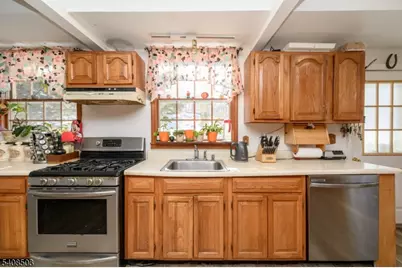 19 Skyland Ave, Wanaque, NJ 07420 - Photo 5