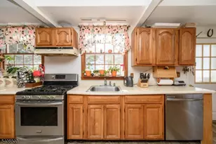 19 Skyland Ave, Wanaque, NJ 07420 - Photo 5