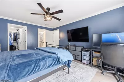 915 Redspire Dr, Union Township, NJ 07083 - Photo 19