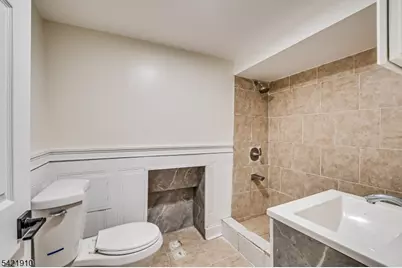 602 Avenue E, Bayonne, NJ 07002 - Photo 5