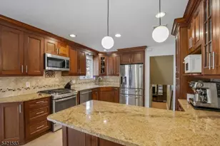 27 Garden Oval, Springfield, NJ 07081 - Photo 9