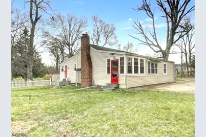 310 Boulevard Dr, Wayne Twp., NJ 07470 - Photo 1