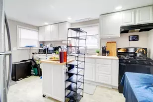 310 Boulevard Dr, Wayne Twp., NJ 07470 - Photo 5