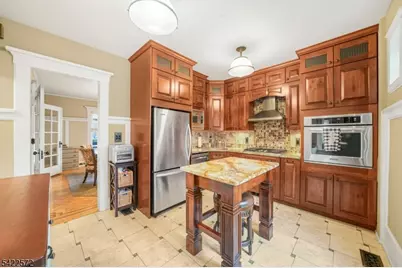 26 Daily St, Nutley, NJ 07110 - Photo 9