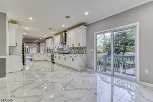 261 Appletree Ln, Mountainside, NJ 07092 - Photo 13