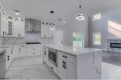 261 Apple Tree Ln, Mountainside, NJ 07092 - Photo 9