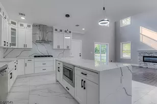 261 Appletree Ln, Mountainside, NJ 07092 - Photo 9