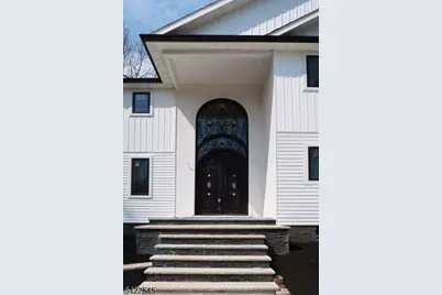 261 Apple Tree Ln, Mountainside, NJ 07092 - Photo 3