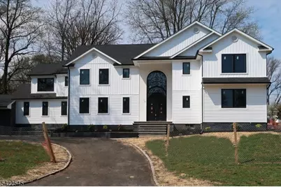 261 Apple Tree Ln, Mountainside, NJ 07092 - Photo 1