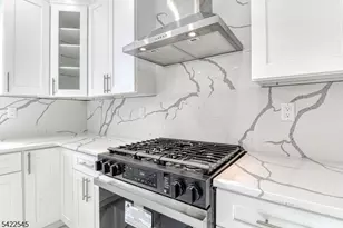 261 Appletree Ln, Mountainside, NJ 07092 - Photo 17