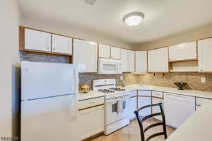 502 Woodhaven Dr, Edison Twp., NJ 08817 - Photo 13