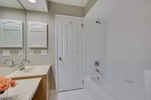 502 Woodhaven Dr, Edison Twp., NJ 08817 - Photo 19