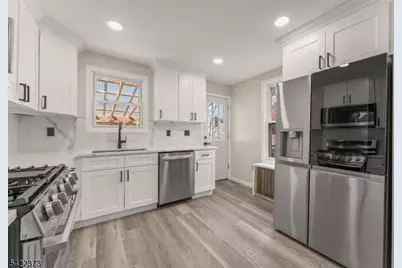 272 Burgess Pl, Clifton, NJ 07011 - Photo 7