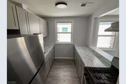 389 Myrtle Ave, Irvington, NJ 07111 - Photo 11