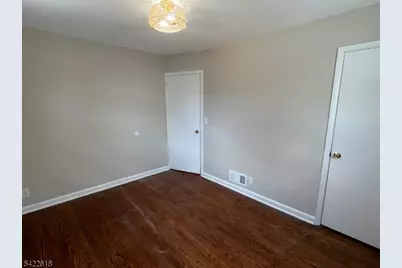 76 Liberty St, Clifton, NJ 07013 - Photo 9